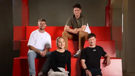 Alex hogan  lauren dixon  chris mccarthy stott  sam woods from pushon